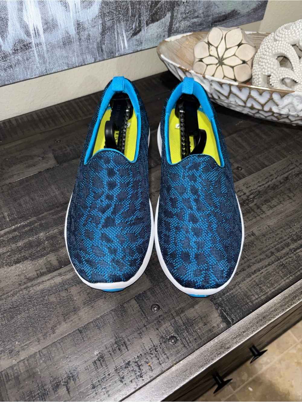 Vionic Hydra 331 Slip-On Sneakers WOMENS SZ 9 - Picture 2 of 9